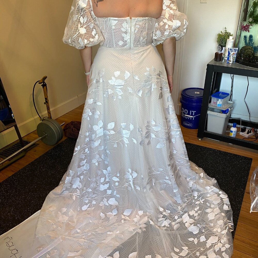 Tara LaTour Primrose Wedding Dress - Picture 2 of 6